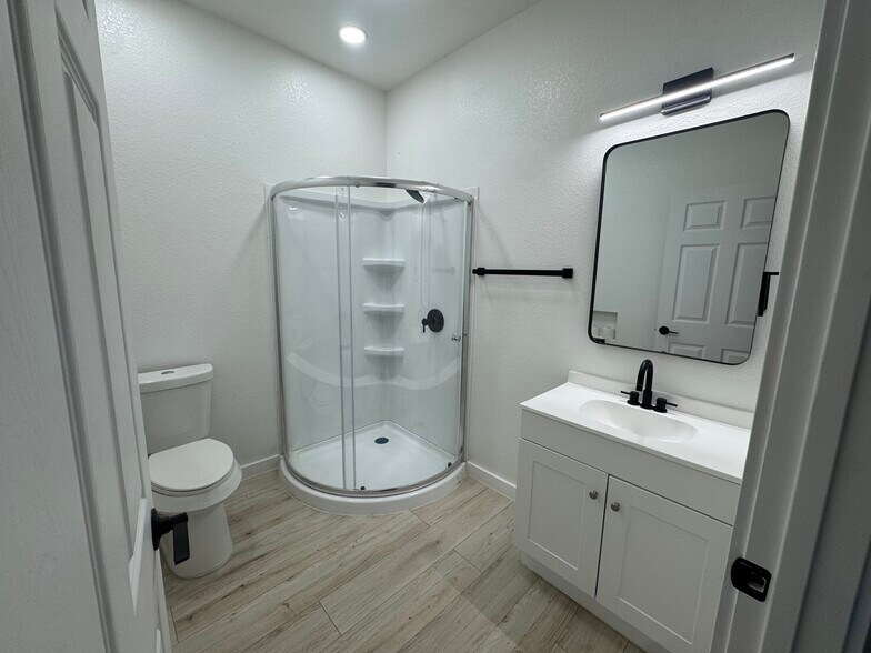 Building Photo - 387 Old Lockhart Rd