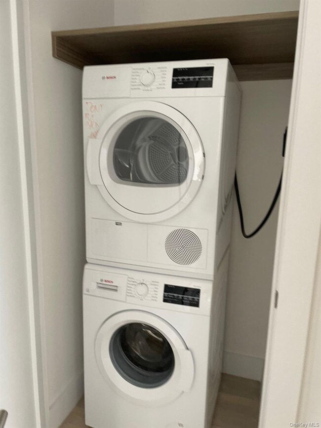 Building Photo - 19-14 21st Rd