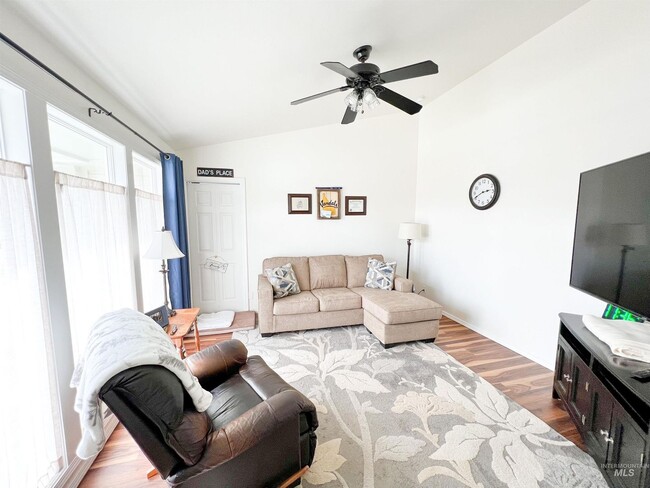 Building Photo - Fantastic 4 Bedroom Home with 3 Car Garage...