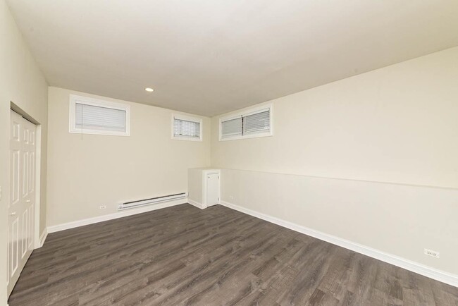 Building Photo - 2 bedroom in Chicago IL 60641