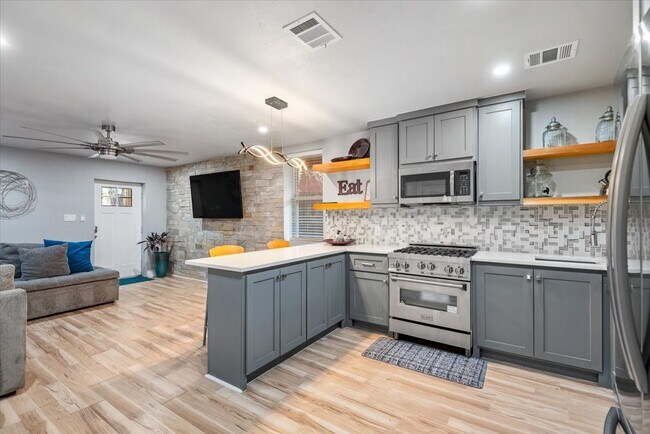 Building Photo - 30400 Highland Blvd