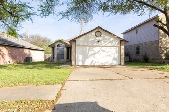 Building Photo - 13921 Greinert Dr