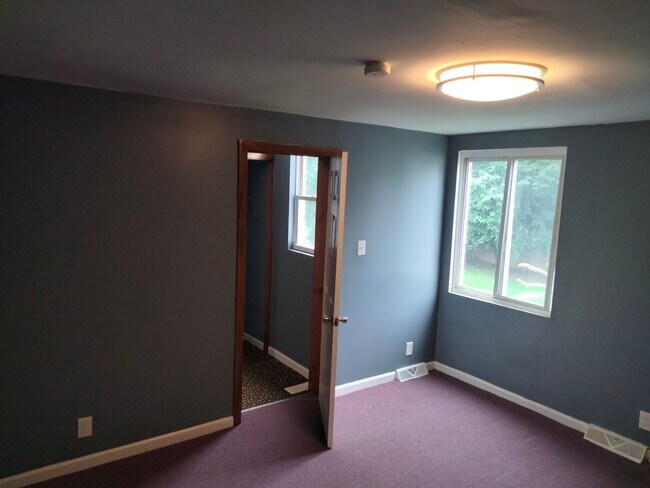 Building Photo - 226 Martin St
