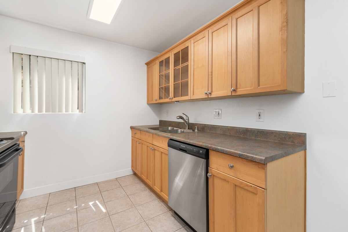 Building Photo - 2850 Reynard Way 21