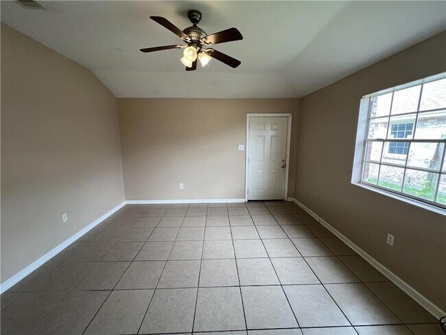Building Photo - 9102 Titans Dr