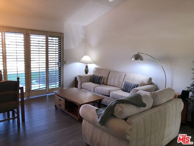 Building Photo - 40590 La Costa Cir E