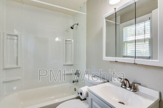 Building Photo - 2156 Santa Fe S