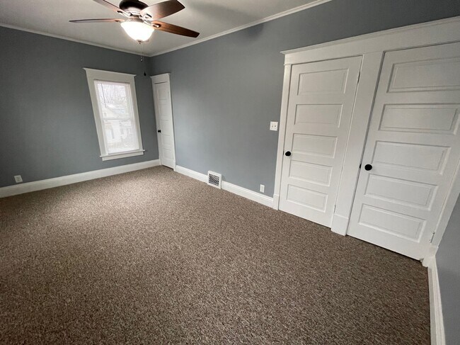 Building Photo - 419 N 6th St