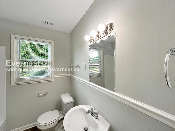 Building Photo - 835 Margo Ln