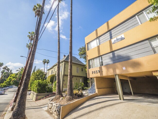 Interior Photo - 7459 Hollywood Blvd