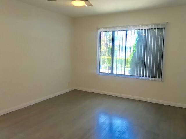 Building Photo - 2613 S Sepulveda Blvd