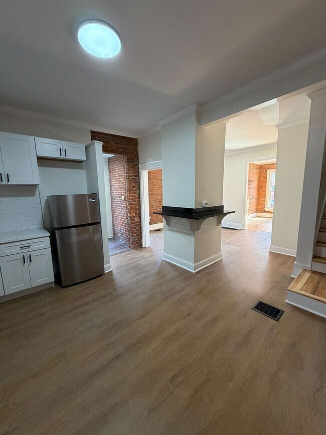 Building Photo - Fully Renovated 3BR/1.5 Bath in Olde Towne East!