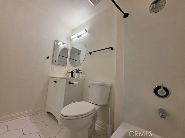 Building Photo - 5525 Canoga Ave