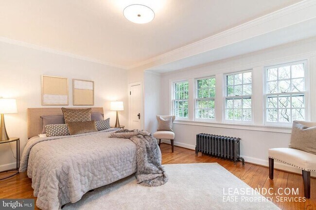 Building Photo - 4434 Reservoir Rd NW