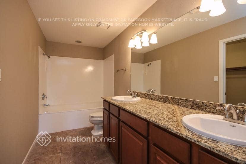 Building Photo - 3861 W Ivanhoe St