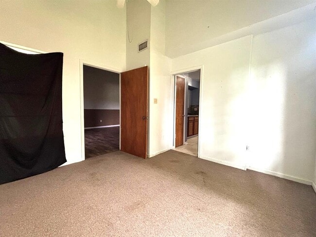 Building Photo - 412 Bowie St