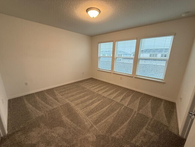 Building Photo - 4553 Orchard View Aly