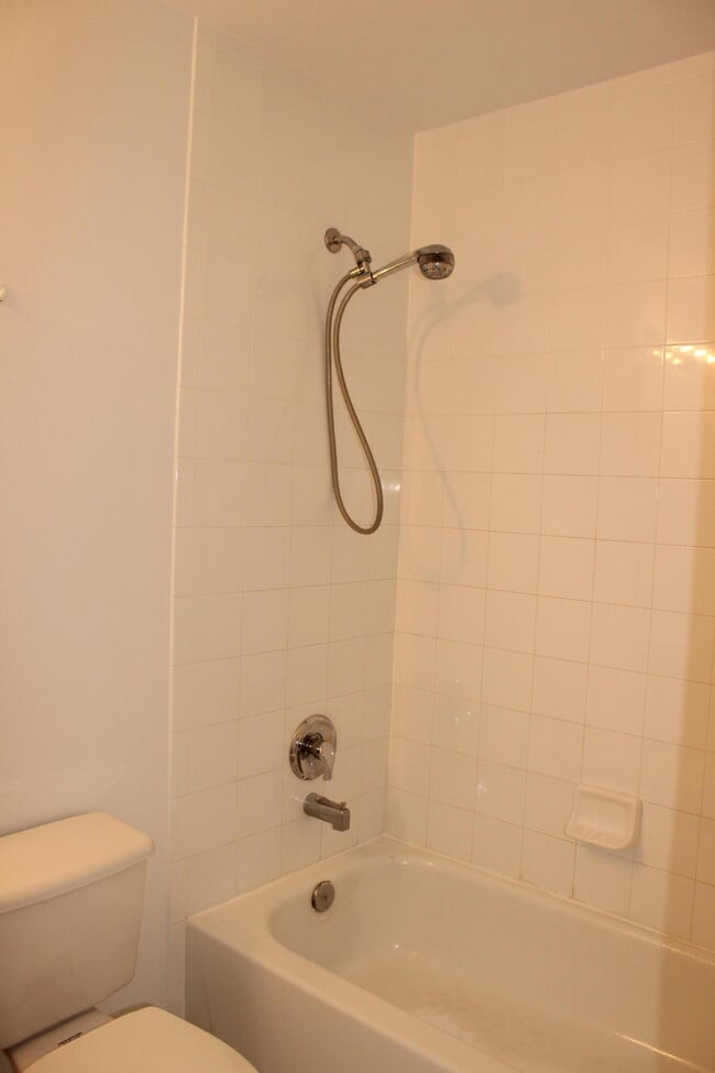 Building Photo - 6984 Stoney Creek Cir