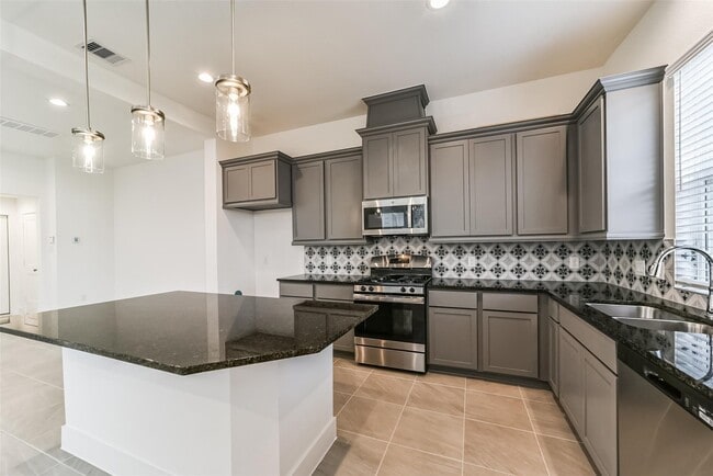 Primary Photo - 1531 Crystal Stream Dr