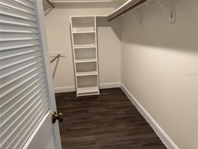 Building Photo - 2450 Sweetwater Country Club Dr