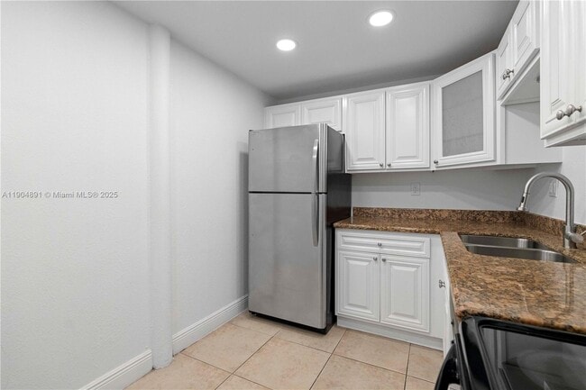 Building Photo - 1800 Sans Souci Blvd