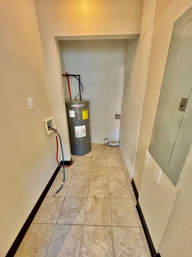 Building Photo - The "More Room to Roam" House: 4 Beds, 2 B...