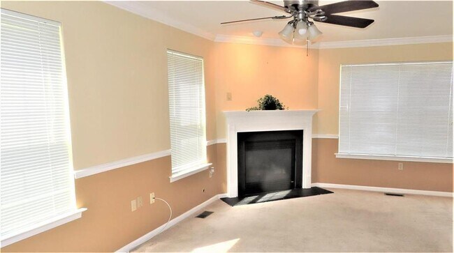 Building Photo - 6810 Hunt Dr