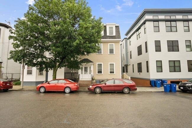 Building Photo - 580 E 3rd St