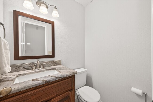 Building Photo - 18526 Fawn Run Ln