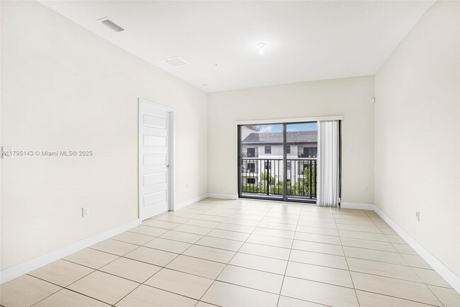 Building Photo - 7865 NW 104th Ave