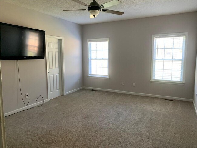 Building Photo - 333 GA-11