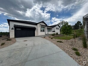 Building Photo - Gorgeous Ranch with 4 BR/3 1/2 Baths in Li...