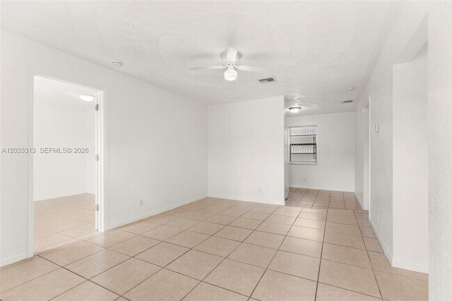 Building Photo - 4120 SW 19th St