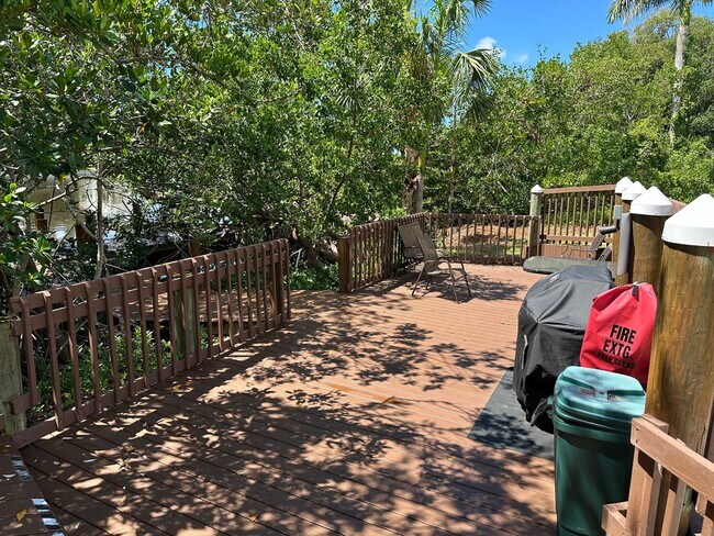 Building Photo - SEASONAL RENTAL - Downtown Sarasota Renovated Waterfront Condo