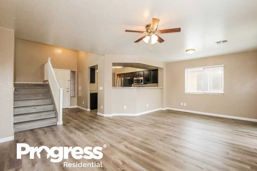 Building Photo - 13821 W Keim Dr