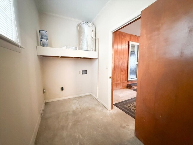 Building Photo - 3-Bedroom Home with Spacious Yard, Storage Shed & Natural Light