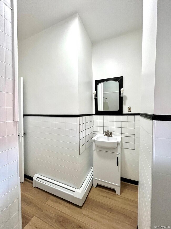 Building Photo - 7 Law St