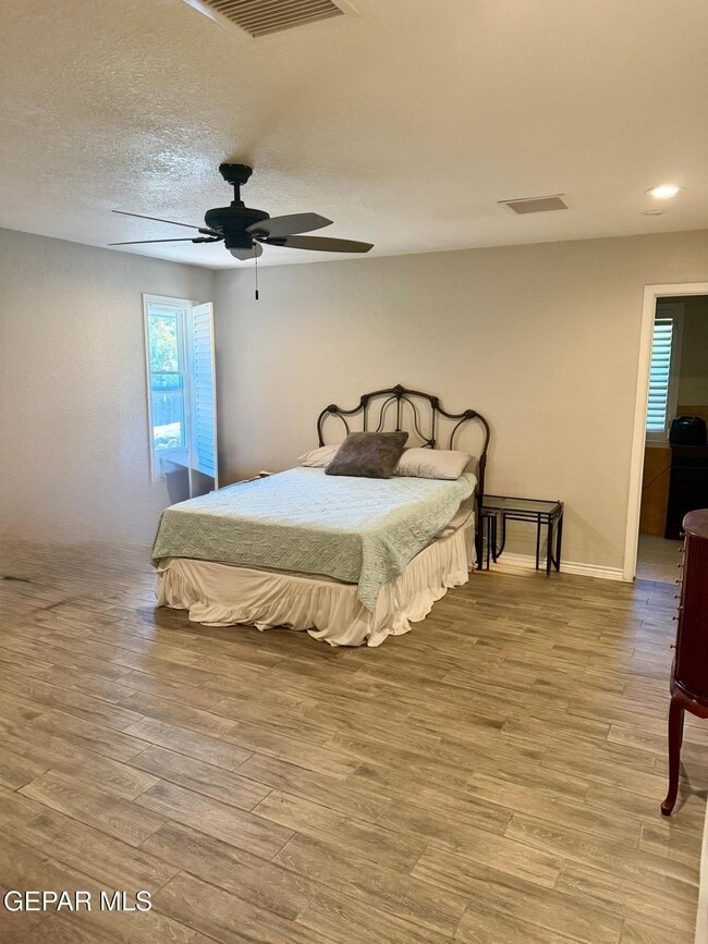 Building Photo - 4921 Vista Grande Cir