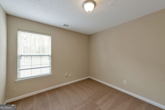 Building Photo - 4750 Buckeye Pl