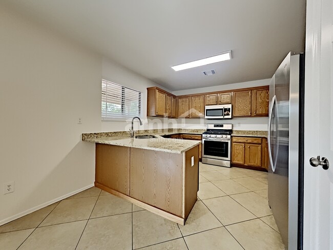 Building Photo - 341 W Amber Hawk Ct