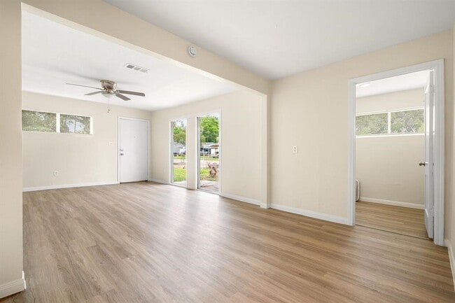 Building Photo - 4726 Angleton St