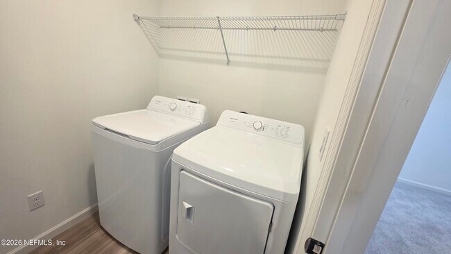 Building Photo - 3956 Mid Century St