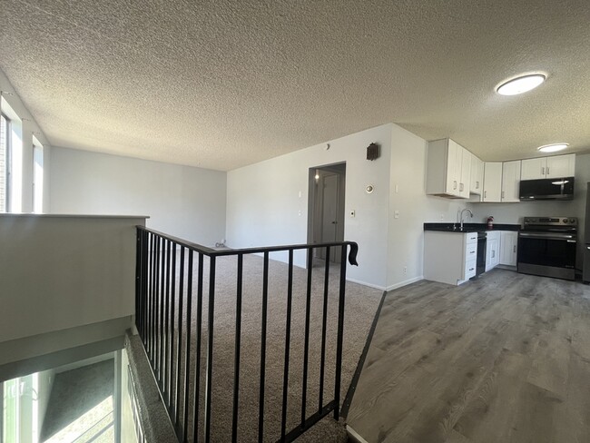 Building Photo - 1265 Crandall Ave S