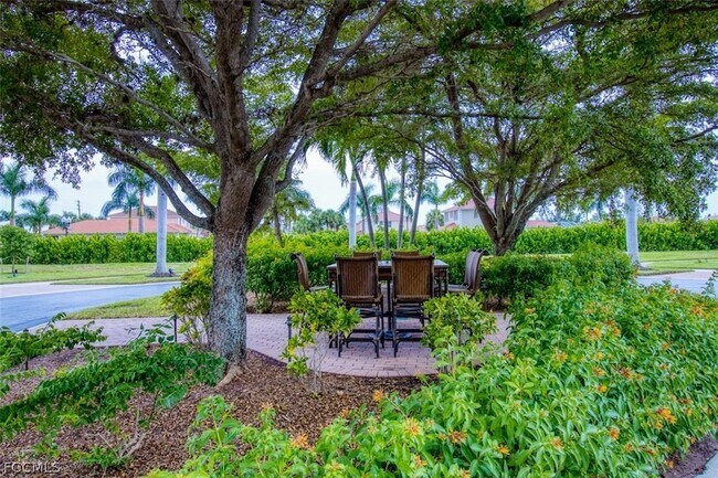 Building Photo - 9205 Belleza Way