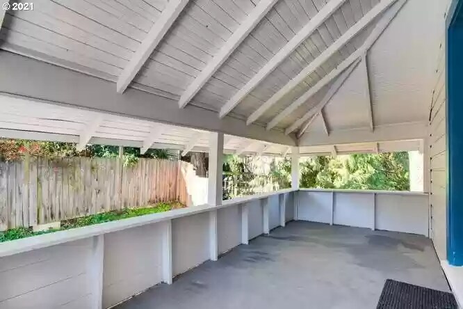 Building Photo - 614 11th St