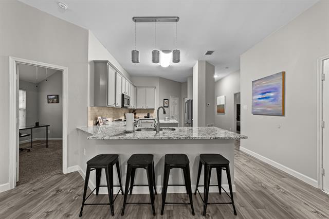 Building Photo - 4719 Highlands Dr