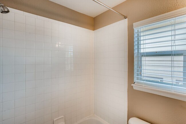 Building Photo - Gorgeous light and bright home in desirable Hearth neighborhood