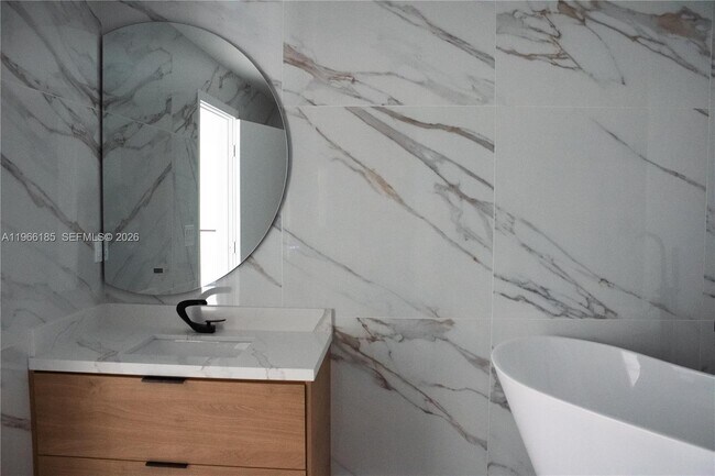 Building Photo - 10433 SW 118th Ct