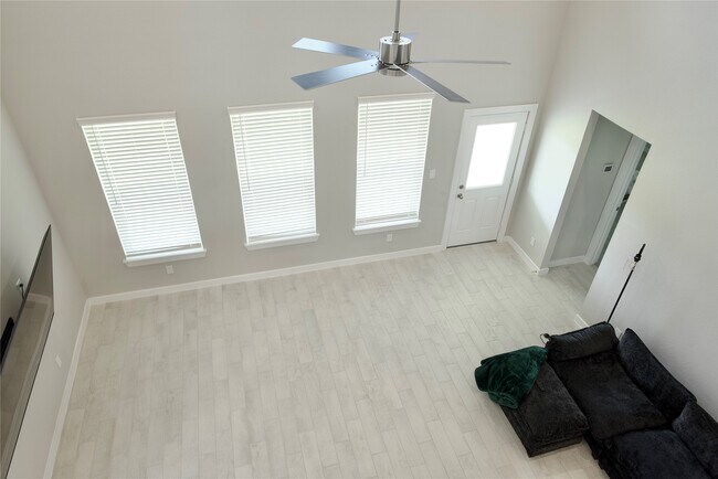 Building Photo - 3207 Tilley Dr