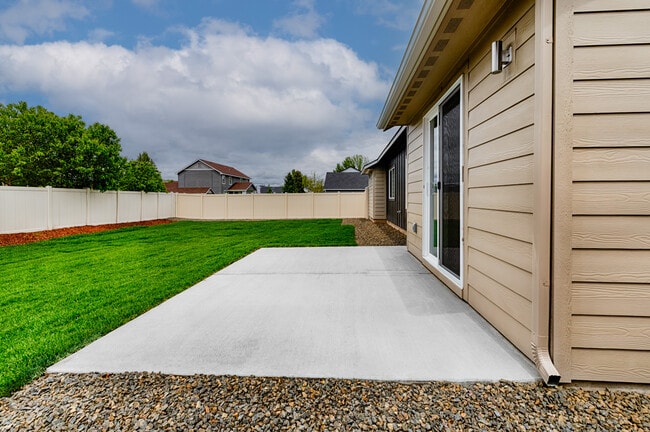 Building Photo - 3069 S Trafori Ave